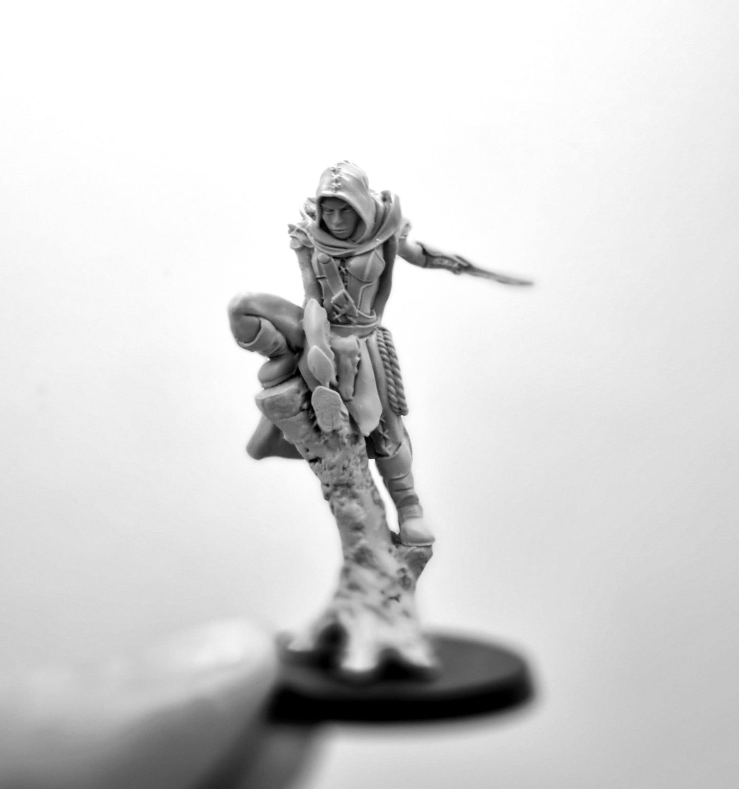 Atlantis Miniatures Elf Rogue (F)